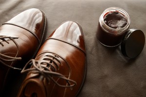 革靴にクリームを塗りすぎた時に放置するとどうなる？