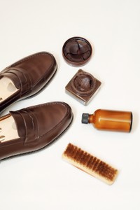 靴磨き用ブラシは、4種類を準備